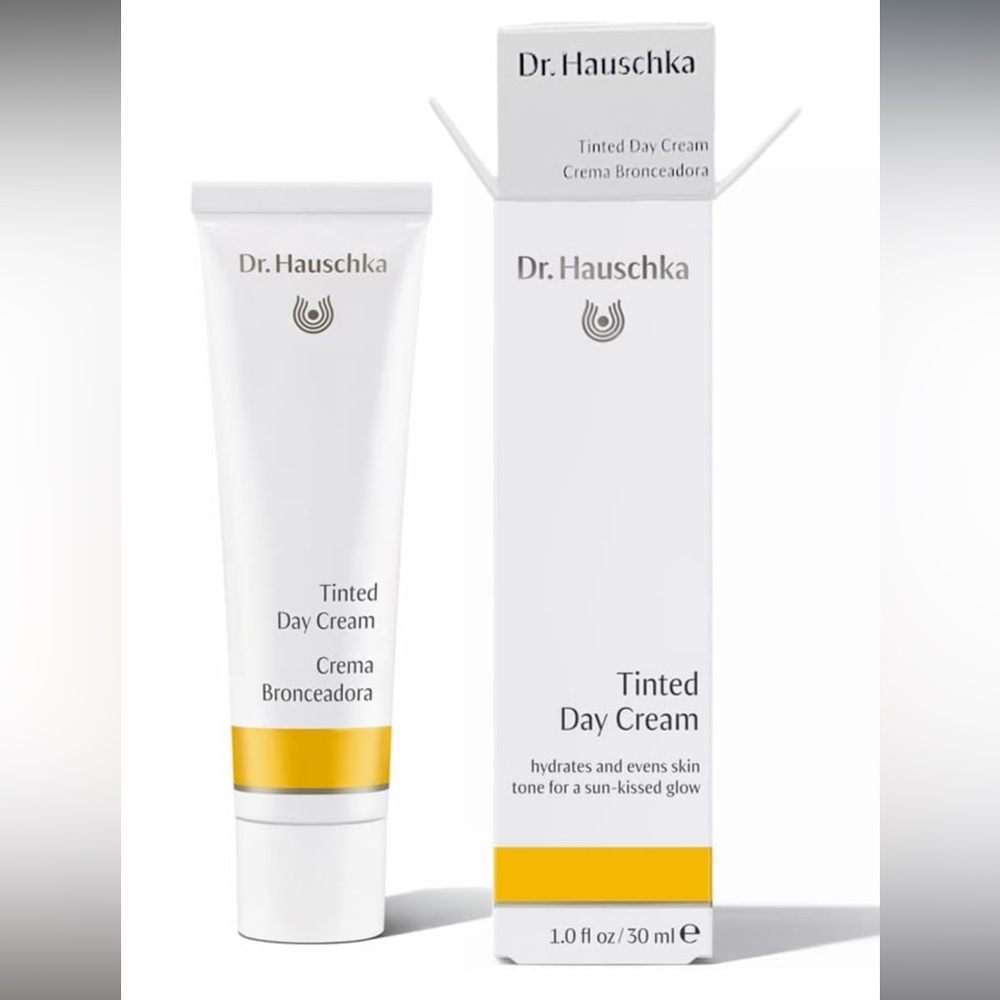 Dr. Hauschka tinted day cream 1 oz